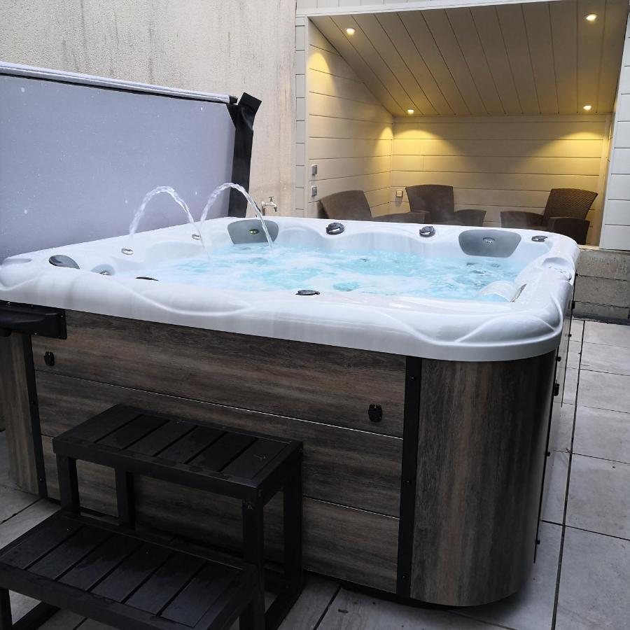 O Rethel Jacuzzi, Gite Ardennes Eksteriør bilde